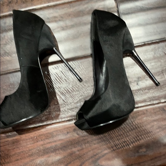 Heels - Picture 5 of 6